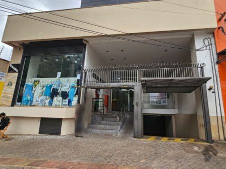 Sala / Salão / Loja em Centro