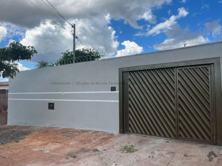 Casa-Térrea em Jardim Columbia