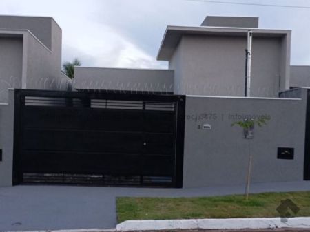 Casa-Térrea em Guanandi