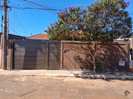 Casa-Térrea em Coophatrabalho