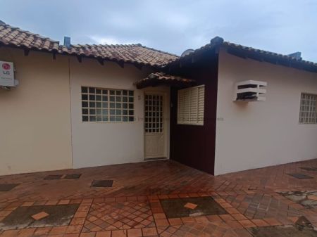 Casa-Térrea-Condomínio em Vila Miguel Couto
