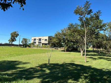 Terreno-Condomínio em Terras do Golfe