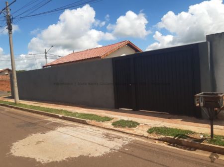 Casa-Térrea em Jardim Santa Emília