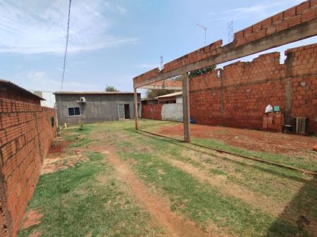 Casa-Térrea em Jardim Paraíso