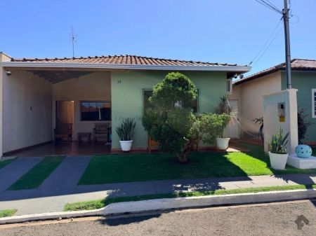 Casa-Térrea-Condomínio em Jardim Alto São Francisco