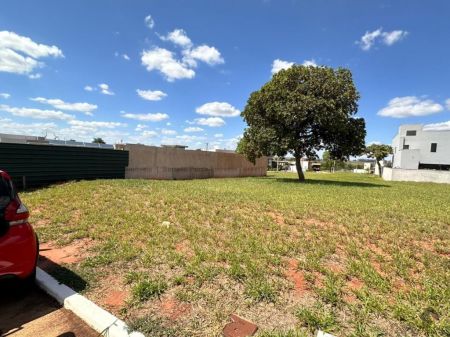 Terreno-Condomínio em Residencial Shalom