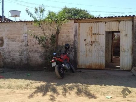 Casa-Térrea em Jardim das Meninas