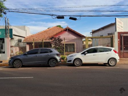 Casa-Térrea em Centro
