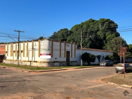 Casa-Térrea em Centro