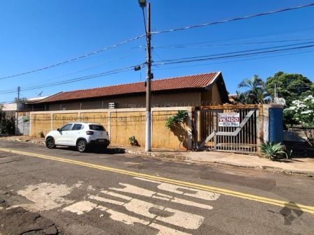 Casa-Térrea em Jardim Monte Líbano