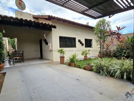 Casa-Térrea em Rita Vieira