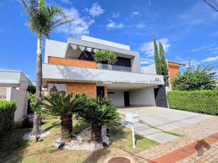 Sobrado-Condomínio em Residencial Alphaville II