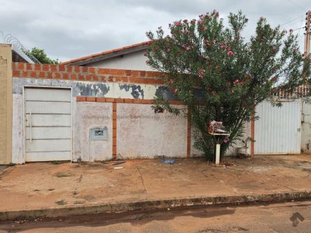 Casa-Térrea em Núcleo Habitacional Universitárias II