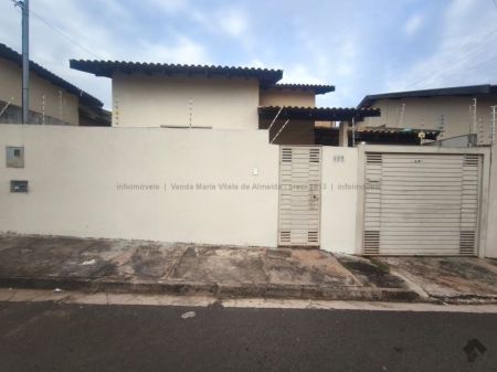 Casa-Térrea em Vila Sílvia Regina