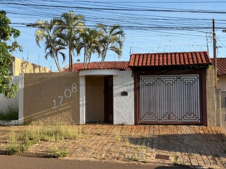 Casa-Térrea em Centro