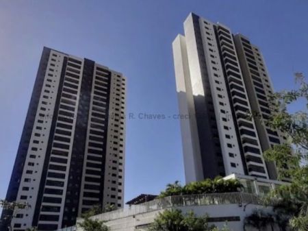 Apartamento em Carandá Bosque I