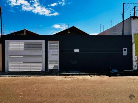 Casa-Térrea em Arnaldo Estevão de Figueiredo