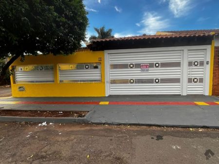 Casa-Térrea em Vila Sobrinho