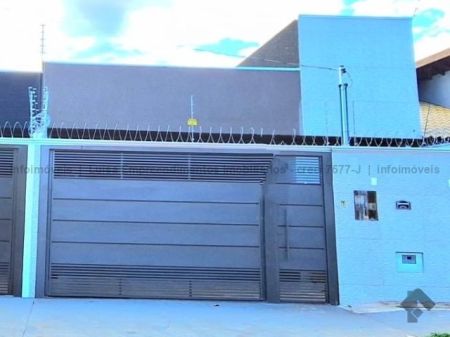 Casa-Térrea em Rita Vieira
