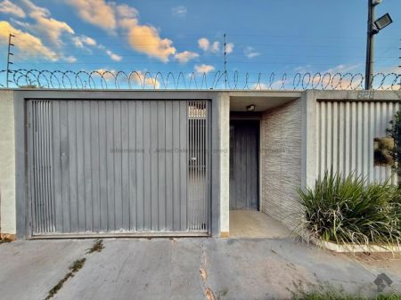 Casa-Térrea em Rita Vieira