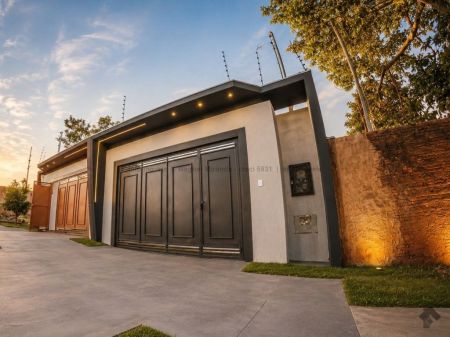 Casa-Térrea em Jardim Montevidéu