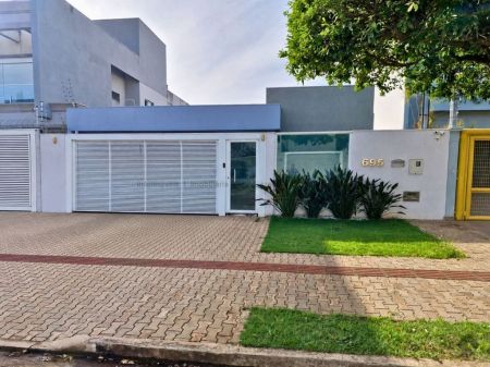 Casa-Térrea em Cidade Jardim
