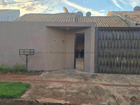 Casa-Térrea em Jardim Aeroporto
