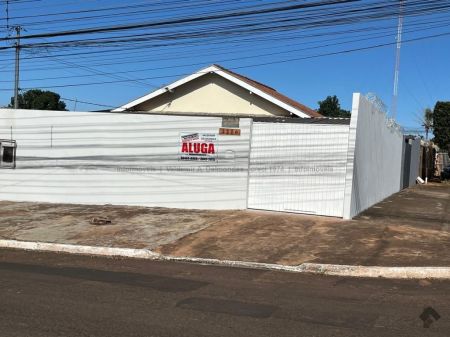 Casa-Térrea em Jardim Estrela Dalva I