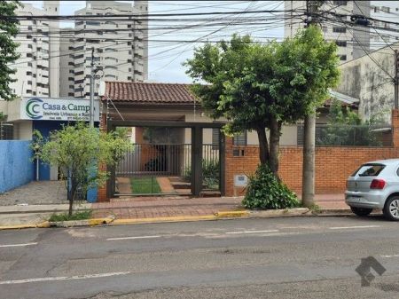 Casa-Térrea em Centro