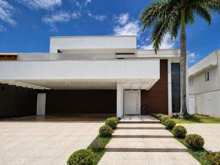 Sobrado-Condomínio em Pq. Residencial Damha II