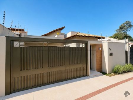 Casa-Térrea em Vila Vilas Boas