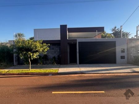 Casa-Térrea em Vila Vilas Boas