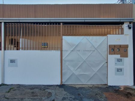Casa-Térrea em Jardim Petrópolis