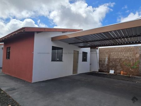 Casa-Térrea-Condomínio em Aero Rancho