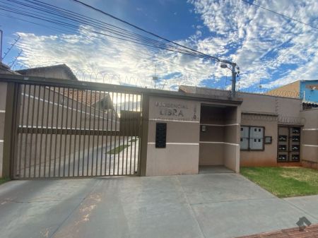 Casa-Térrea-Condomínio em Vila Bandeirante