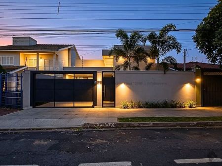Casa-Térrea em Vila Vilas Boas