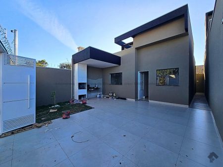 Casa-Térrea em Rita Vieira