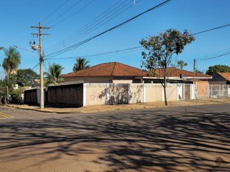 Casa-Térrea em Vila Planalto