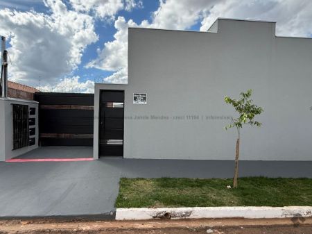 Casa-Térrea-Condomínio em Bela Laguna