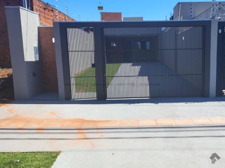 Casa-Térrea em Jardim Montevidéu