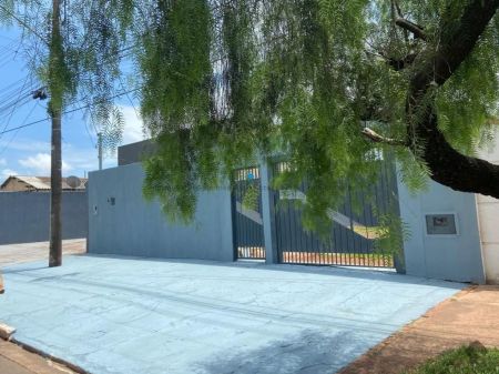 Casa-Térrea em Jardim Montevidéu
