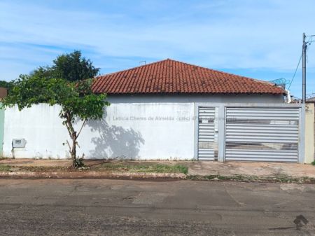 Casa-Térrea em Guanandi