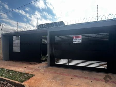 Casa-Térrea em Jardim Antartica