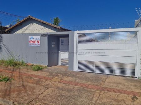 Casa-Térrea-Condomínio em Coronel Antonino