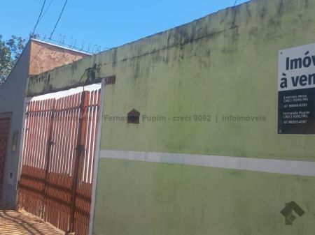 Casa-Térrea em Jardim Zé Pereira