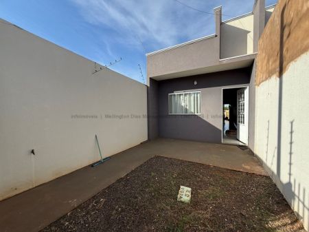 Casa-Térrea em Vila Santa Luzia