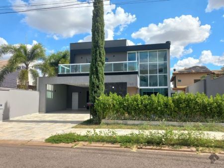 Sobrado-Condomínio em Pq. Residencial Damha I