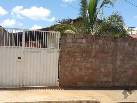 Casa-Térrea-Condomínio em Moreninha