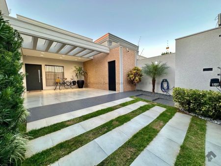 Casa-Térrea em Vila Carlota