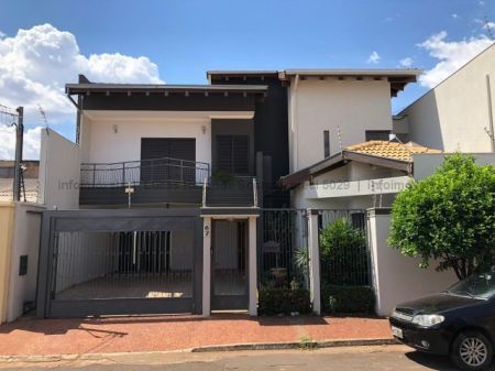 Sobrado em Vila Rosa Pires